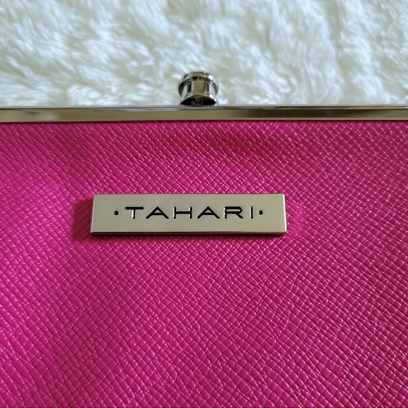 Tahari Hot🔥 Pink💕 Double✌️ Frame Clutch - NWT - Picture 4 of 14